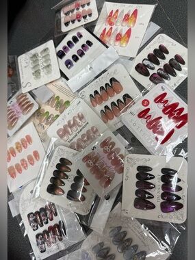 Press-On Nails Bundle  – Size Small - 16 sets *NWT